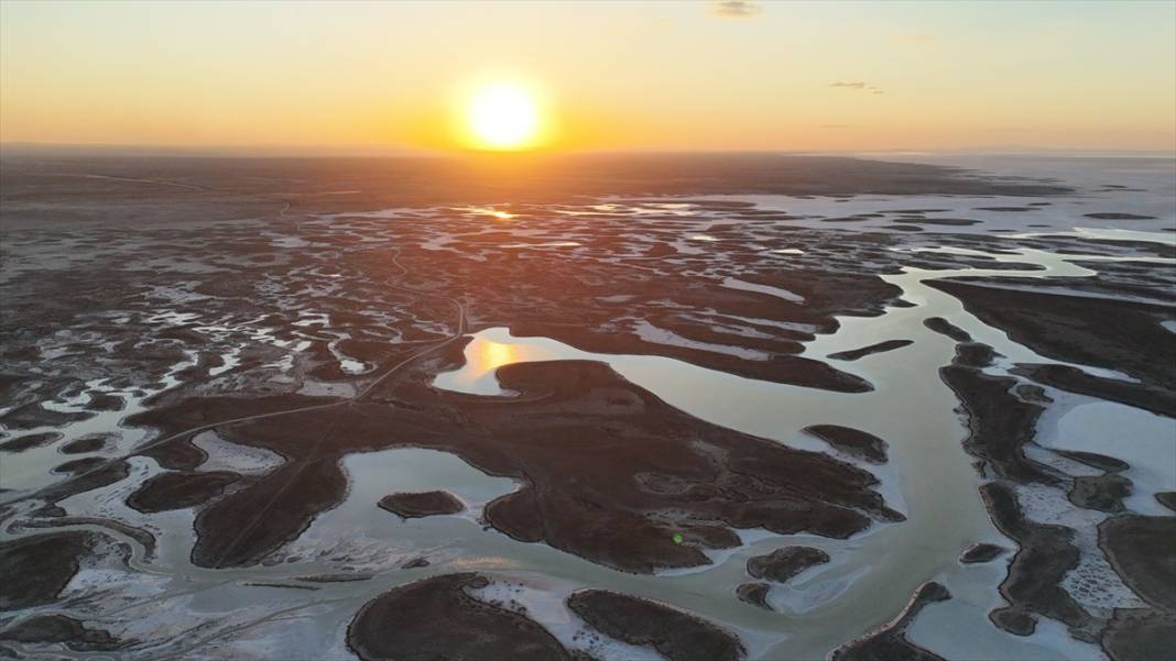 Tuz Gölü can çekişiyor! 130 bin futbol sahasından 13 bine düştü 16